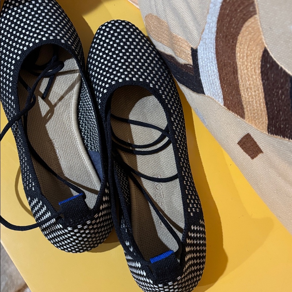 Rothy’s “the square wrap” size 9 noir (black and cream) 💃 - Picture 3 of 9